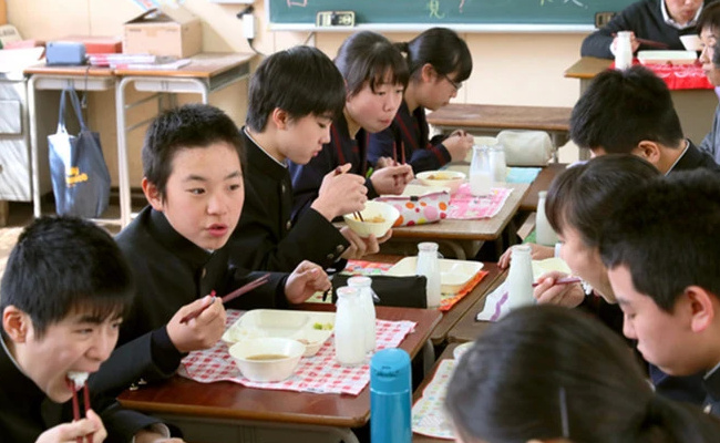 日本再发生集体食物中毒 是因为什么呢