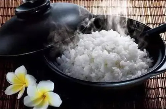 蒸米饭很多人第一步就错了 水里加点它 米饭香糯不粘锅