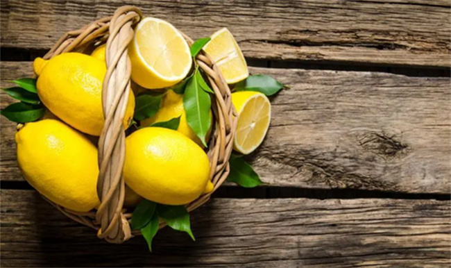 柠檬水什么时候喝最好​ 喝柠檬水能变白吗