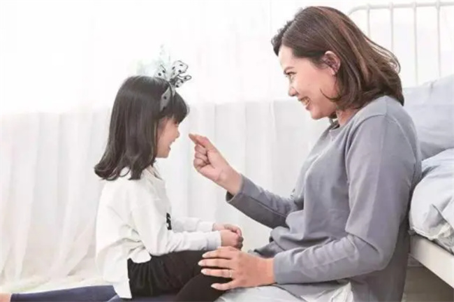孩子怕妈妈用五种方式对待 与孩子相处态度和言谈很重要