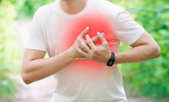 胸闷呕吐可能是心脏骤停预兆吗