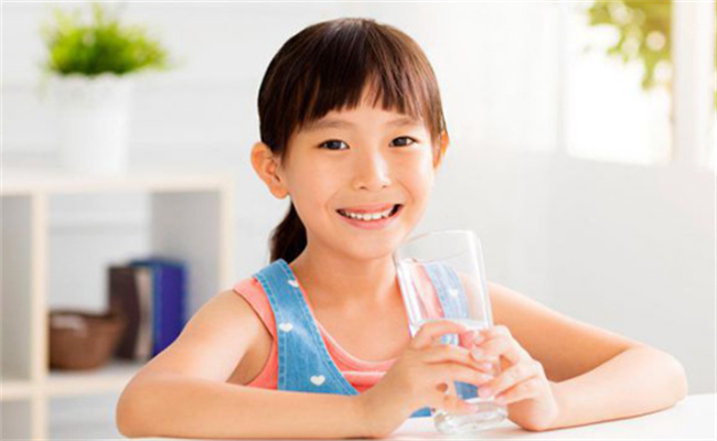 孩子总不爱喝水怎么办 宝宝不爱喝水的原因