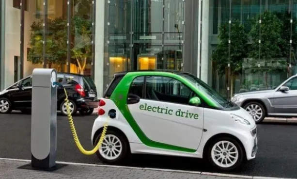 七部门：支持扩大新能源车消费 有哪些意义