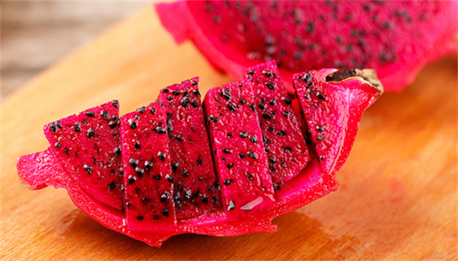 红心火龙果的果肉颜色源自哪种天然色素  红心火龙果有什么功效