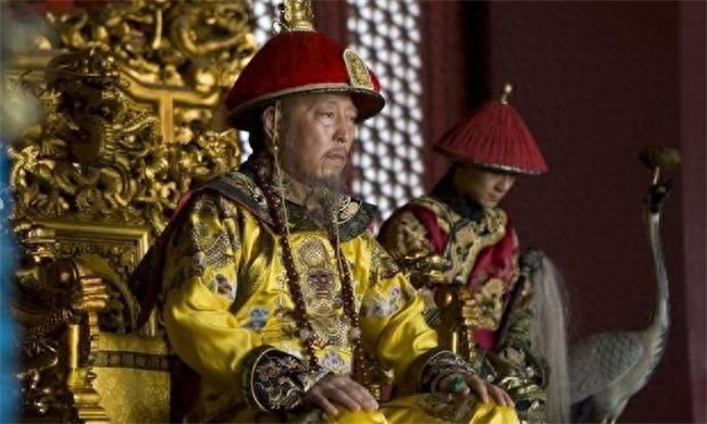 清朝最好命的皇帝 父亲替他熬死了哥哥们 他不争不抢白捡皇位