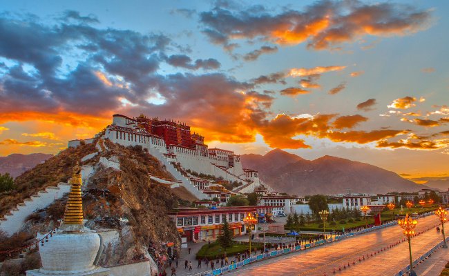 西藏迎来假日旅游“热” 已实现旅游总收入超12亿元 有哪些好处