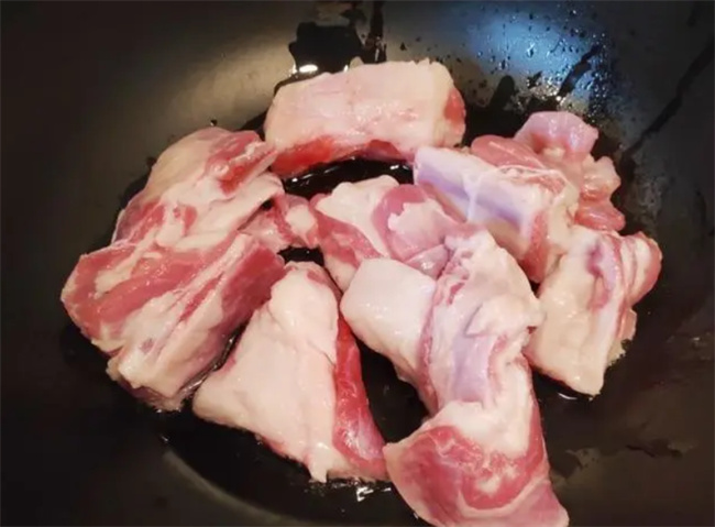 在家也能做出美味绝伦的“羊肉抓饭”鲜香十足 简单易做