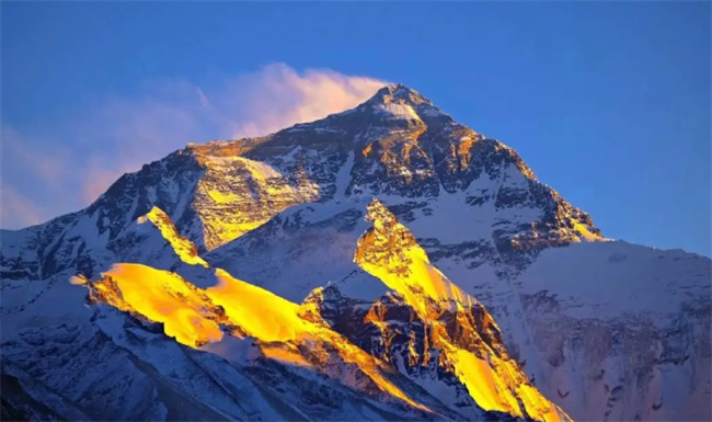 ​珠穆朗玛峰有多高 世界上最高的是什么山峰