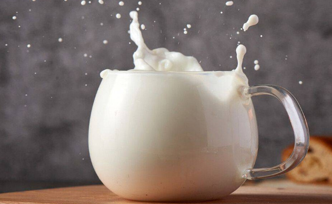 ​晚上喝牛奶对身体好吗  晚上喝牛奶好吗