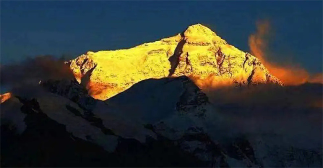 ​珠穆朗玛峰有多高 世界上最高的是什么山峰
