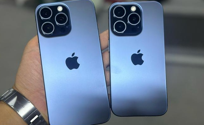 为何iPhone15Pro蓝色钛金属价格暴跌