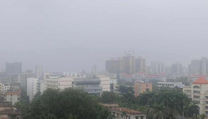 今晨北京出行有雾打扰 周末两天天气以晴间多云为主