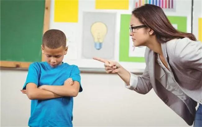 ​学生不听话老师怎么教育 孩子上课说话屡教不改怎么办