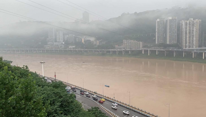 重庆发布大雾橙色预警 局地能见度小于50米