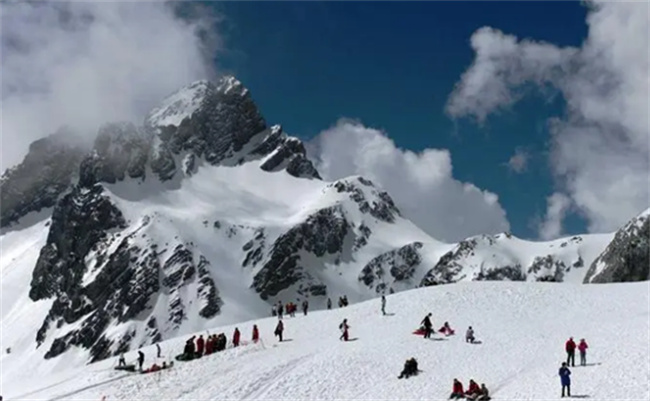 爬完玉龙雪山后呼吸困难怎么回事 爬玉龙雪山需要吸氧吗