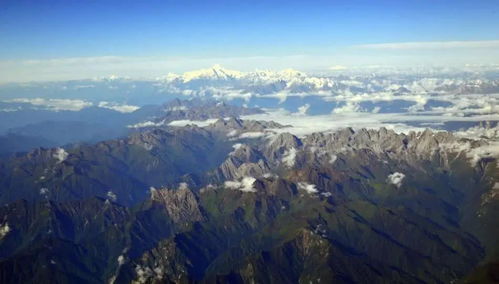 厉害 中国 最长 的山脉,横跨了四川 云南以及西藏三个省份