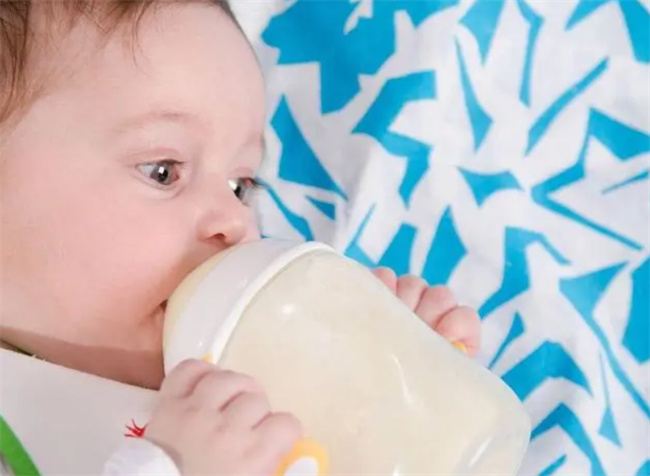 宝宝一般到几岁就不用吃奶粉了 了解真相 既省钱又健康