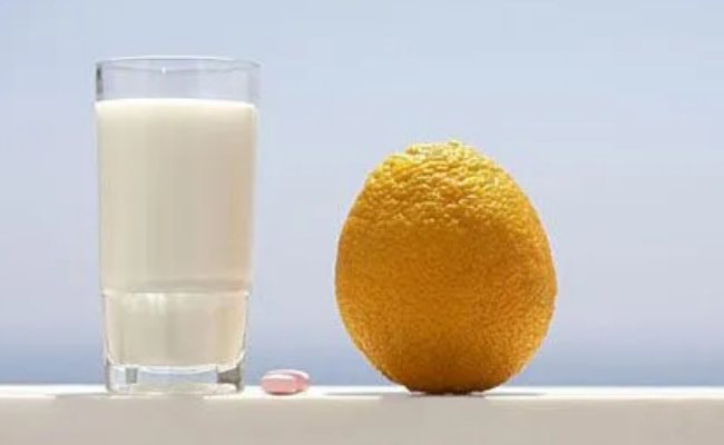 橘子和牛奶同吃会导致腹泻吗 有哪些因素会引起腹泻呢