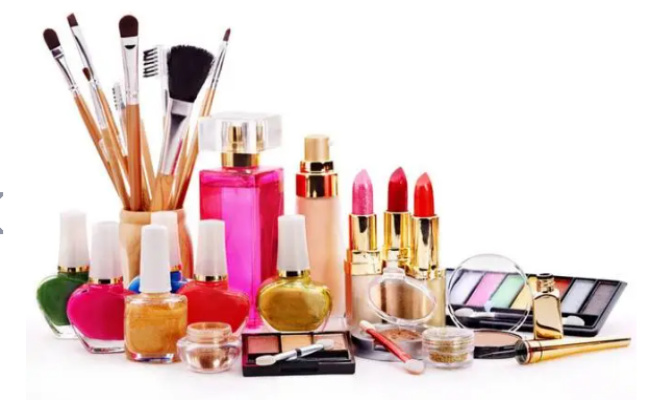 ​年底进口化妆品价格跳水几乎腰斩 原因是什么