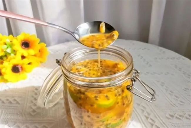 百香果柠檬蜂蜜的做法与保存 每天早餐喝一杯 排毒又清肠
