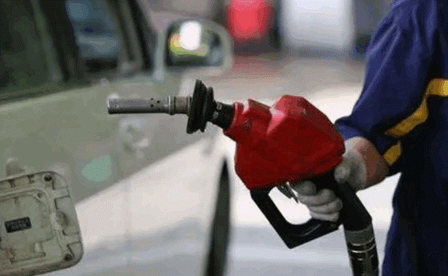 车主注意 国内油价或压线下调 有哪些原因呢