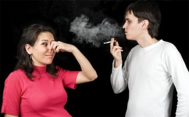 ​孕妇吸二手烟的危害 孕妇吸二手烟戴口罩有用吗