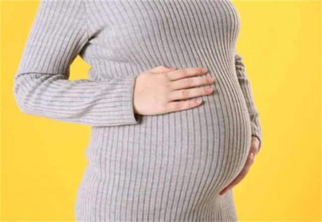 孕期为啥要左侧睡 睡对了利于胎儿发育 也能让孕妈睡得香