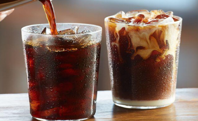 喝冰咖啡肚子疼的原因 喝冰咖啡会导致例假推迟吗