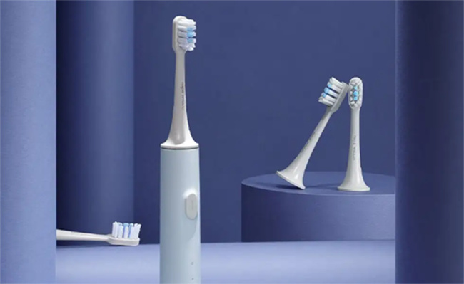 电动牙刷该如何使用，电动牙刷真的比普通牙刷好吗