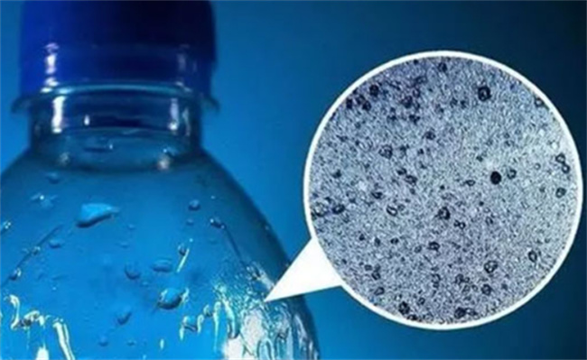 ​一升瓶装水中竟有24万个塑料颗粒，有何启示