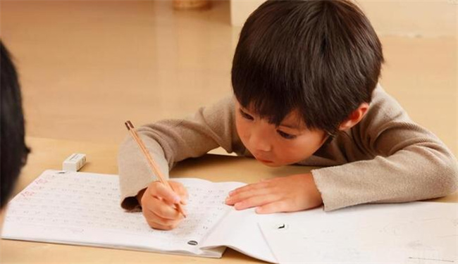 孩子写字又慢又潦草怎么办