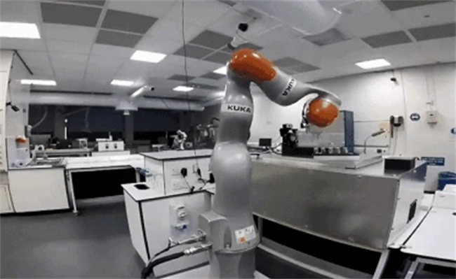 ​机器人能用AI加速发现化学分子吗
