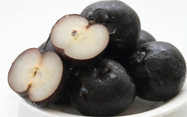 ​东北冻梨为什么是黑色的，吃冻梨的好处和坏处