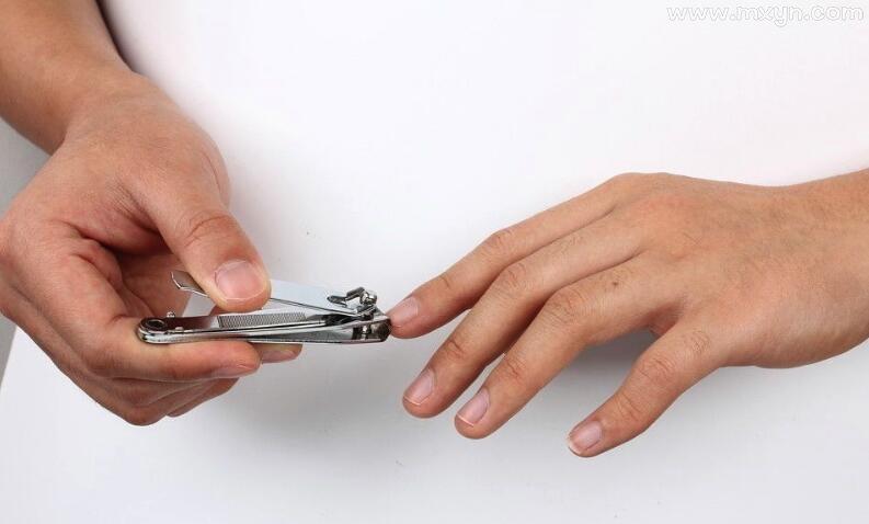 梦见剪指甲是什么意思 梦见自己给自己剪指甲