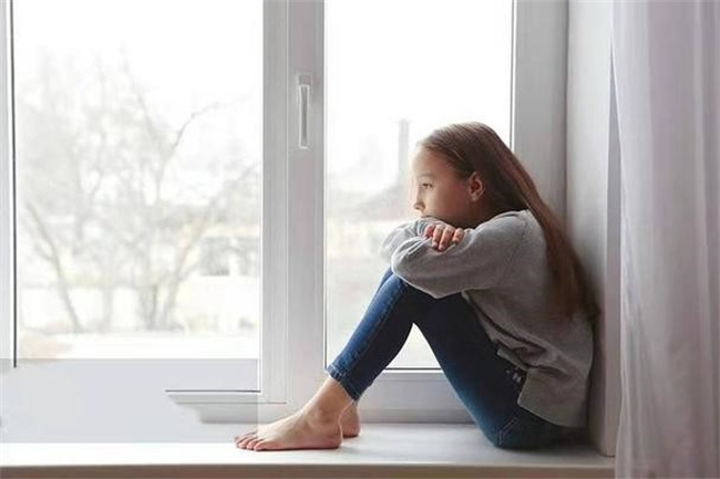 越来越多的孩子容易抑郁的原因是什么呢
