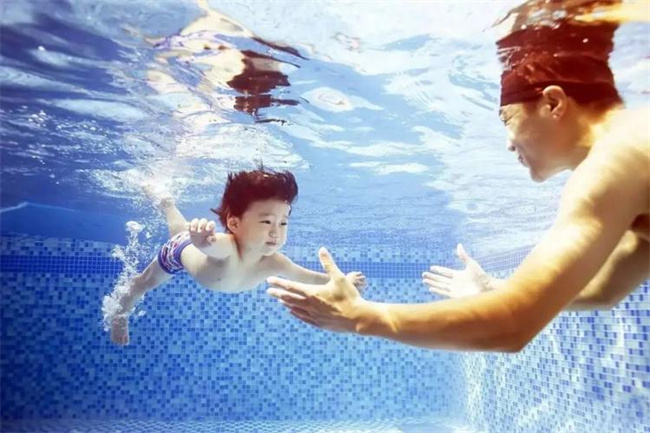 宝宝游泳的好处有哪些方面
