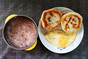 绥芬河市特产-土豆红豆面团粥