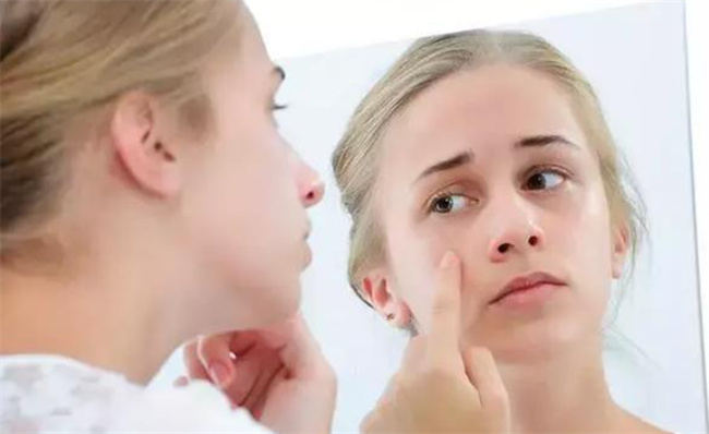 ​ 脸部水肿的原因有哪些，怎么预防脸部水肿
