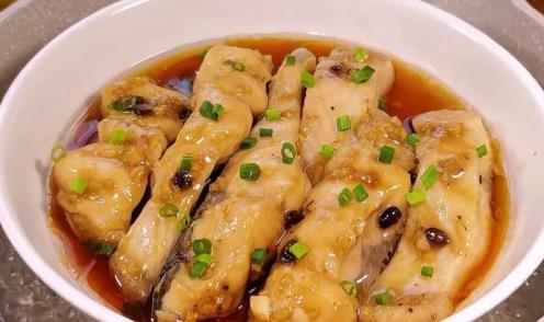 湘潭县特产-梅子蒸鱼卵豆腐