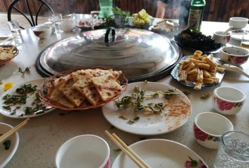 北京密云水库吃鱼一条街,要说铁锅炖鱼懂吃的都来这家忠鹏山庄