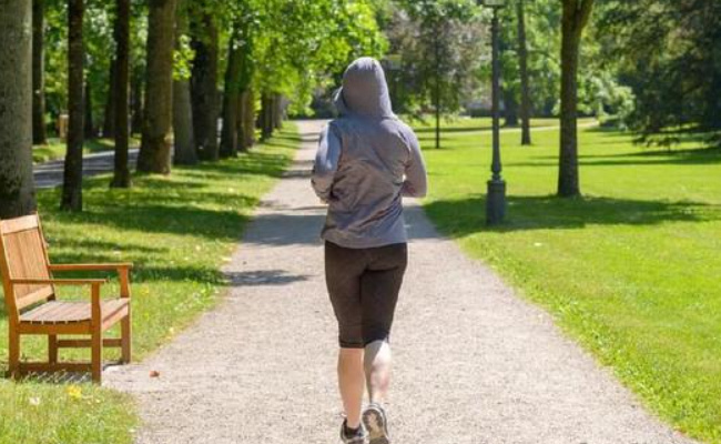 步行适量能使大脑更年轻吗，步行适量还有哪些作用