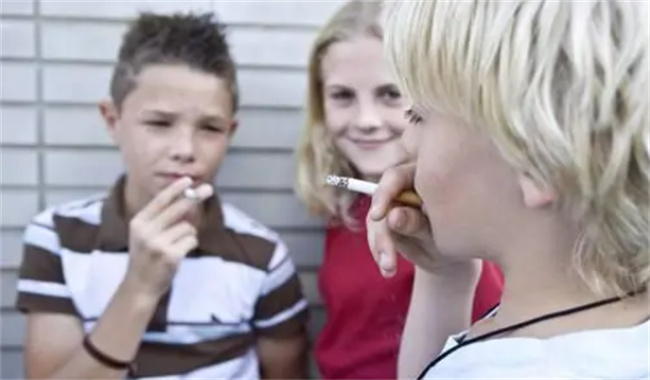 孩子叛逆期抽烟怎么办呢