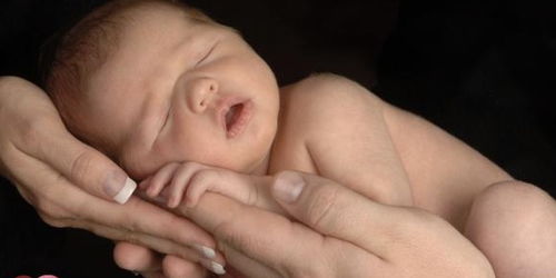 刚出生的宝宝,这几种人不能抱,妈妈们要仔细留心,委婉拒绝 新生儿 