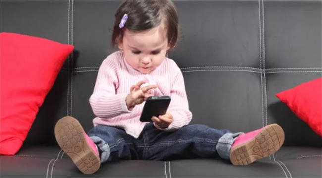 3岁娃玩手机上瘾怎么办